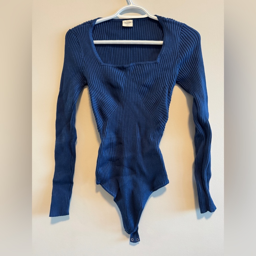 Abercrombie & Fitch Sweetheart Neckline Size M Blue Ribbed Knit Bodysuit